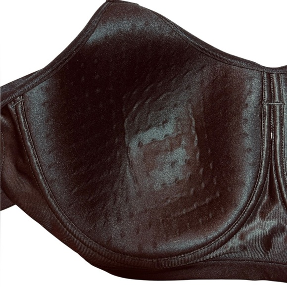 Livi Active High Impact Wicking Underwire Bra - Picture 5 of 9